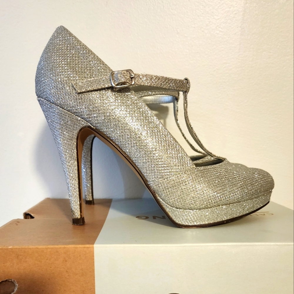 ❤️Beautiful silver sparkly 4 1/2in heels size 9